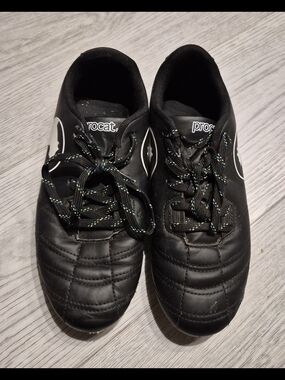 Procat Kids' Black Athletic Soccer Cleats